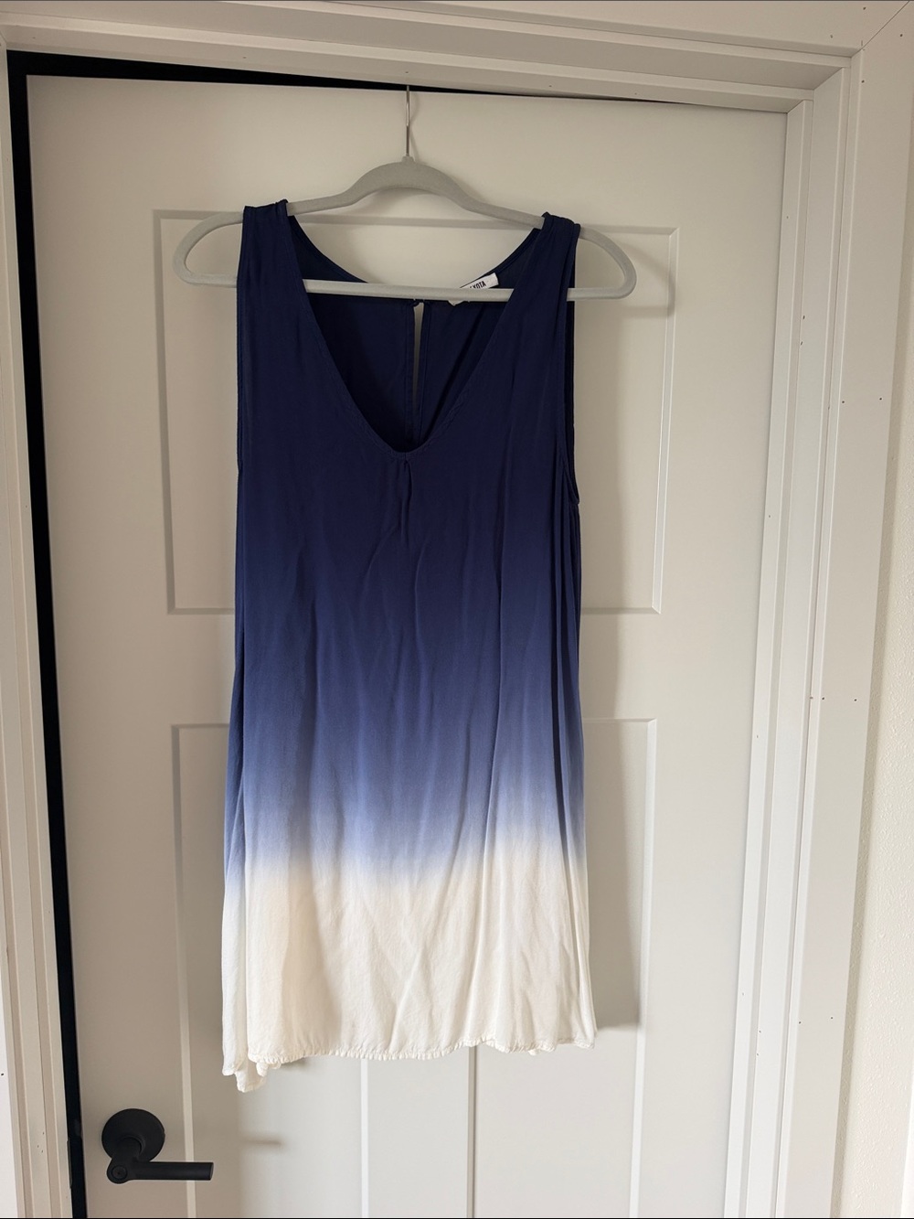 BB Dakota Blue to White Ombre V-Neck Sleeveless Tunic